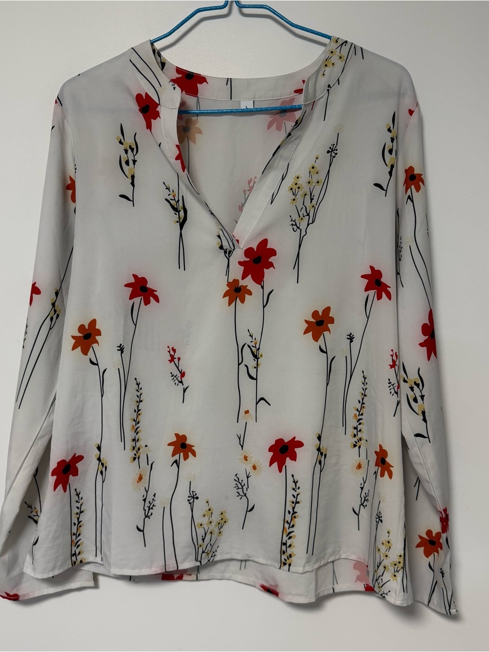 Wildflower Print Blouse – White Floral V-Neck Top – Women's Large